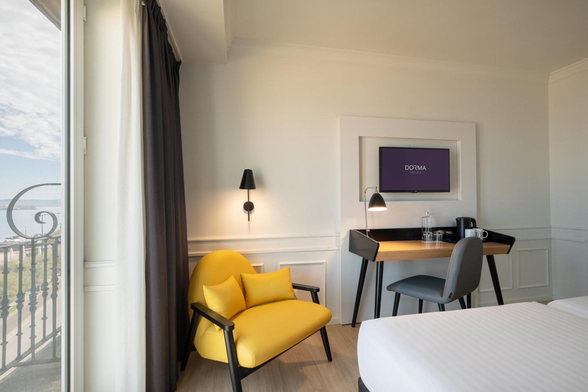 Deluxe Double Room with Balcony and Sea View,1722886427:JPEG